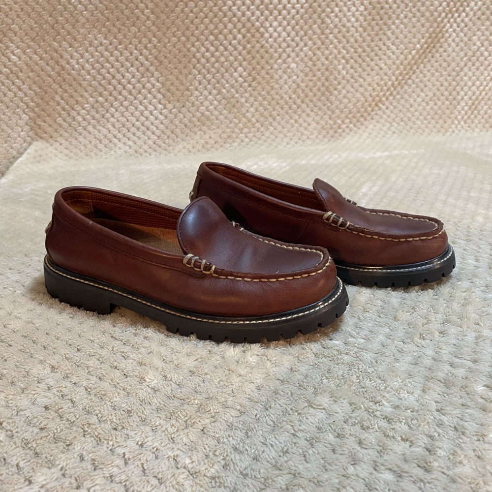VINTAGE Eddie Bauer Leather Loafers. Ladies size 5.5m